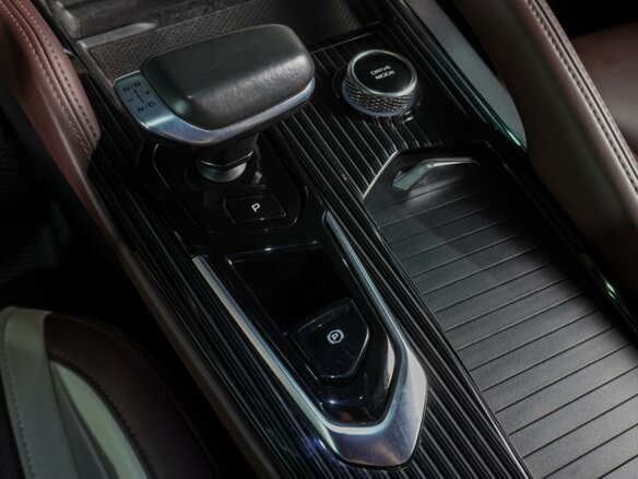 2024 Geely Monjaro I, белый - вид 25