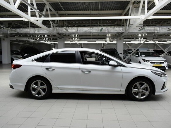 2018 Hyundai Sonata VII (LF) Рестайлинг, белый, 1720000 рублей - вид 7