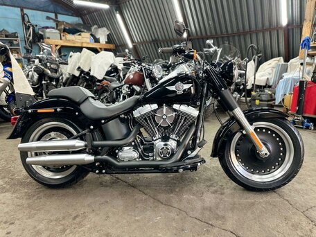 2012 Harley-Davidson Fat Boy, чёрный, 1250000 рублей, вид 3