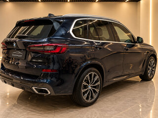 2022 BMW X5 30i IV (G05/G18), чёрный, 6419000 рублей, вид 3