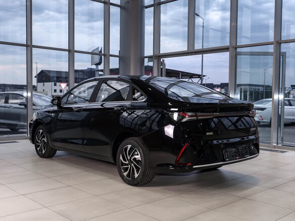 2024 BAIC U5 Plus, чёрный, 2380000 рублей - вид 2