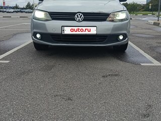 2011 Volkswagen Jetta VI, серебристый, 595000 рублей, вид 1