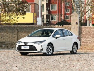 2022 Toyota Corolla XII (E210), белый, 1380000 рублей, вид 2
