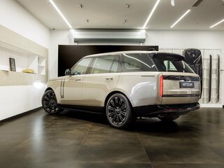 2026 Land Rover Range Rover P530 MHEV Long V, бежевый, 29990000 рублей, вид 4