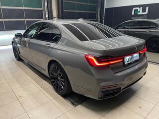 2019 BMW 7 серии 730d xDrive VI (G11/G12) Рестайлинг, серый, 5700000 рублей, вид 4