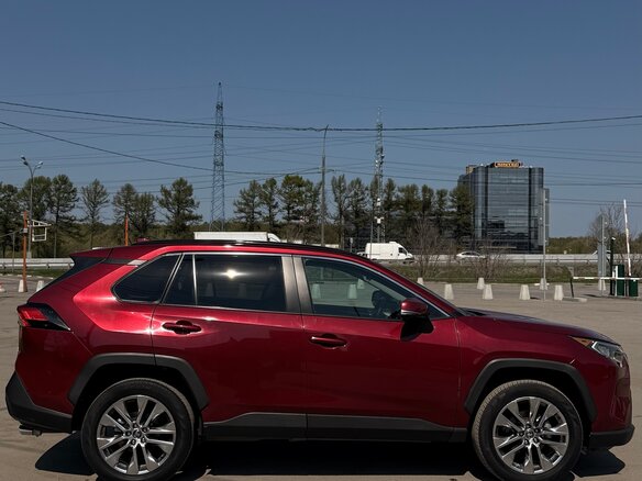 2020 Toyota RAV4 V (XA50), красный, 2925000 рублей - вид 6