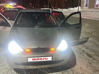 2002 Ford Focus I (North America), серебристый, 175000 рублей, вид 4