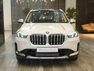 2025 BMW X1 Long 25Li sDrive III (U11/U12), белый, 4940000 рублей, вид 4