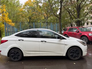 2016 Hyundai Solaris I Рестайлинг, белый, 440000 рублей, вид 4