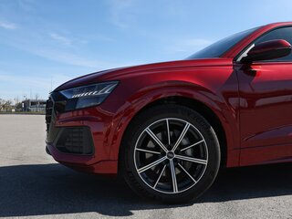 2021 Audi Q8 45 TDI I (4M), красный, 7800000 рублей, вид 2
