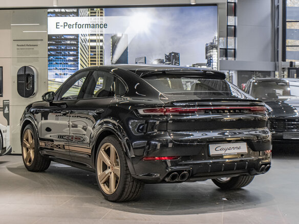 2026 Porsche Cayenne Coupé III Рестайлинг, чёрный, 24705000 рублей - вид 9