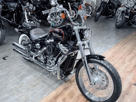 2021 Harley-Davidson Street Bob, чёрный, 1699000 рублей, вид 1