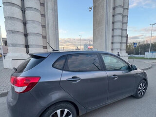 2017 Kia Rio III Рестайлинг, серый, 980000 рублей, вид 1