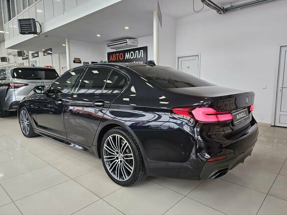2018 BMW 5 серии 520d xDrive VII (G30/G31/G38), чёрный, 3589000 рублей - вид 5