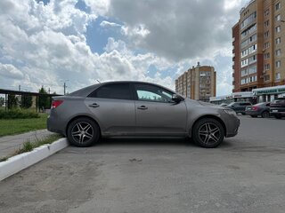 2010 Kia Cerato 5-speed II, серый, 600000 рублей, вид 2