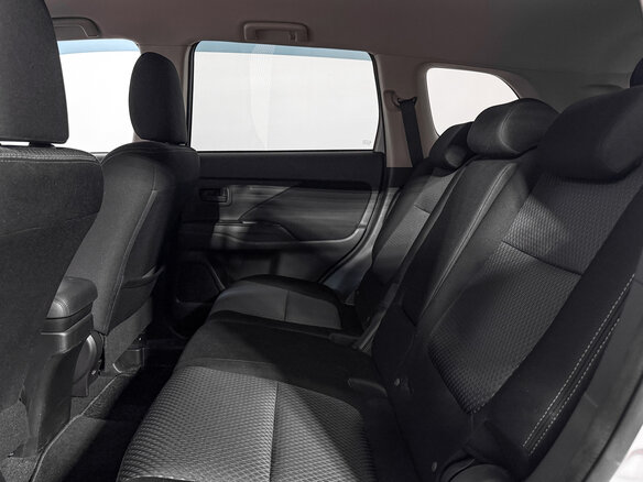2018 Mitsubishi Outlander III Рестайлинг 2, белый - вид 11