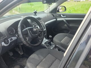 2011 Skoda Octavia II (A5) Рестайлинг, чёрный, 800000 рублей, вид 5