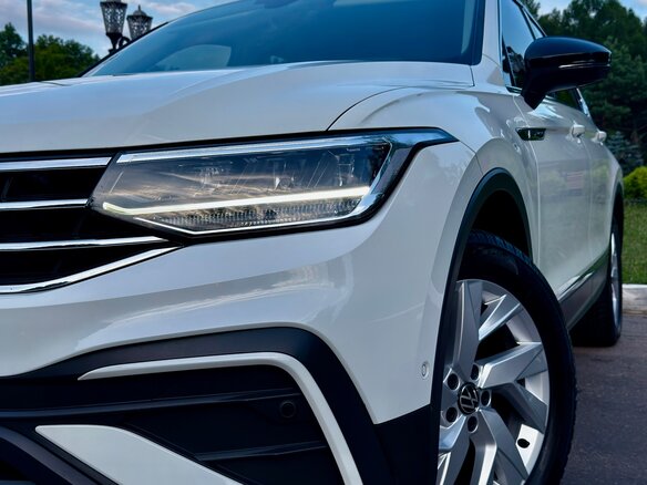 2022 Volkswagen Tiguan Allspace II Рестайлинг, белый - вид 22