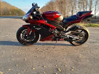 2008 Yamaha YZF-R1, красный, 800000 рублей, вид 4