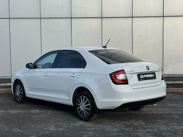 2019 Skoda Rapid I Рестайлинг, белый, 1100000 рублей - вид 1