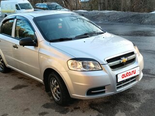 2011 Chevrolet Aveo I Рестайлинг, серебристый, 650000 рублей, вид 2