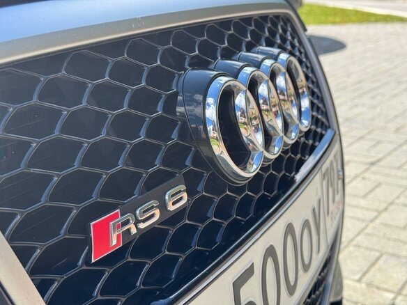 2010 Audi RS 6 II (C6), серый, 3650000 рублей - вид 14