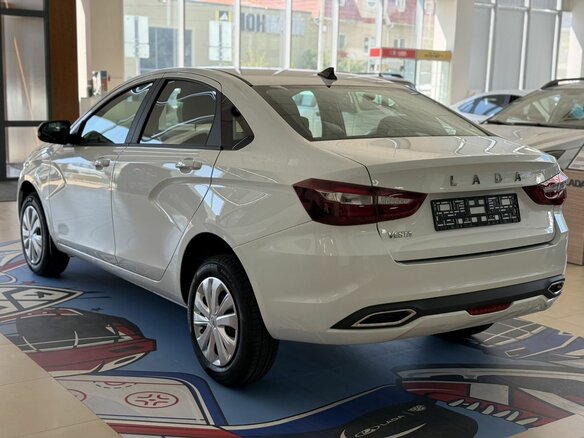 2026 Lada (ВАЗ) Vesta I Рестайлинг (NG), белый, 1735000 рублей - вид 4