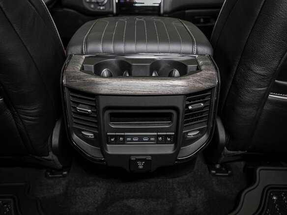 2026 Ram 1500 Crew Cab eTorque V Рестайлинг, серый, 11062679 рублей - вид 33