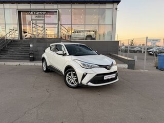 2019 Toyota C-HR I Рестайлинг, белый, 2370000 рублей, вид 3