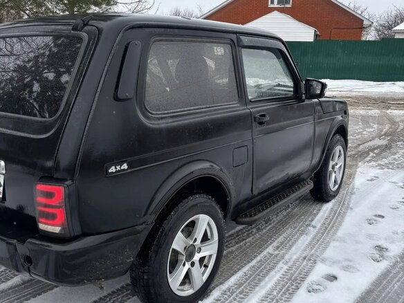 2012 Lada (ВАЗ) 2121 (4x4) I Рестайлинг, чёрный, 435000 рублей - вид 4
