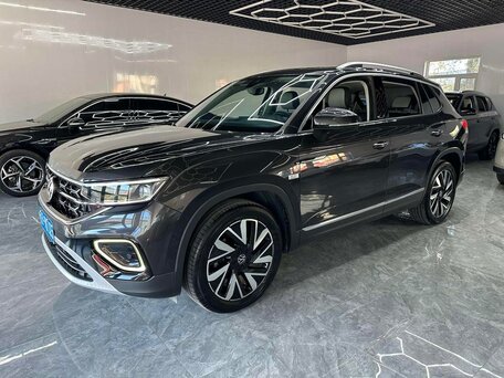 2023 Volkswagen Tayron I Рестайлинг, чёрный, 2000000 рублей, вид 1