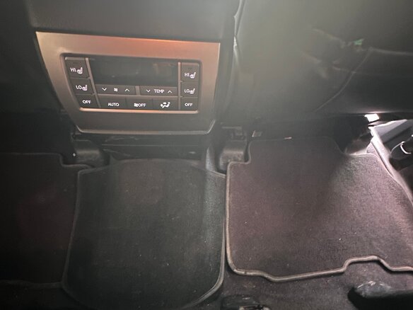 2010 Lexus GX 460 II, белый, 2600000 рублей - вид 9