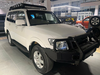 2011 Mitsubishi Pajero IV Рестайлинг 1, белый, 1500000 рублей, вид 3
