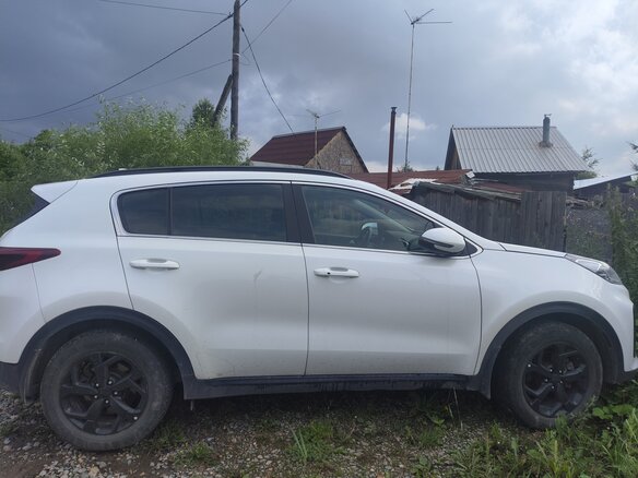 2021 Kia Sportage IV Рестайлинг, белый, 2850000 рублей - вид 1
