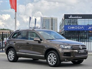 2014 Volkswagen Touareg II, коричневый, 1690000 рублей, вид 3