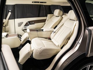 2025 Land Rover Range Rover P530 MHEV Long V, золотистый, 37042700 рублей, вид 4