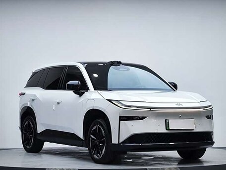 2026 Toyota bZ3X 58.3 kWh, белый, 2870000 рублей, вид 3