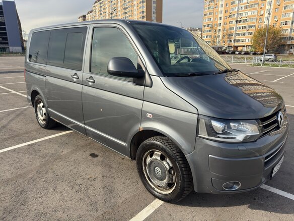 2012 Volkswagen Multivan T5 Рестайлинг, серебристый, 2170000 рублей - вид 1