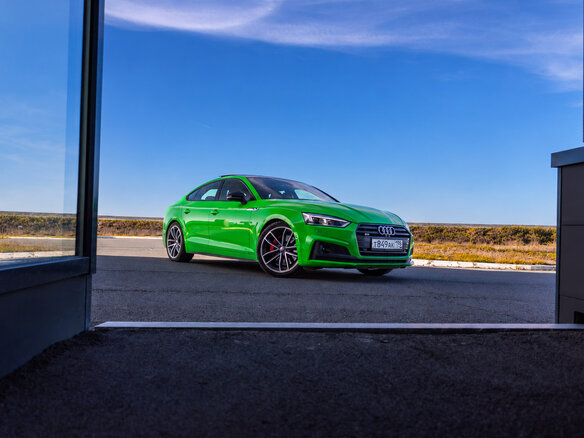 2019 Audi S5 II (F5), зелёный, 4500000 рублей - вид 2