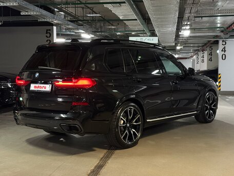 2021 BMW X7 40i I (G07), чёрный, 7200000 рублей, вид 5