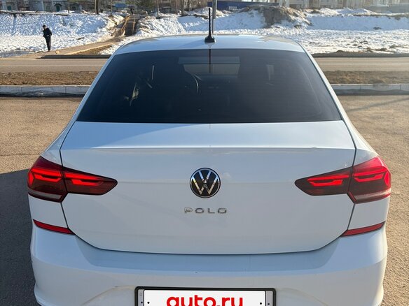 2021 Volkswagen Polo VI, белый - вид 2