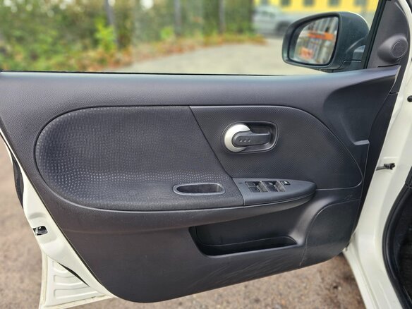 2013 Nissan Note I Рестайлинг, белый, 850000 рублей - вид 12