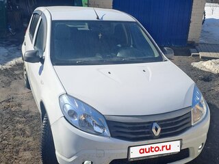 2010 Renault Sandero I, белый, 320000 рублей, вид 2