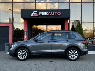 2020 Volkswagen Tiguan II Рестайлинг, серый, 2680000 рублей, вид 4