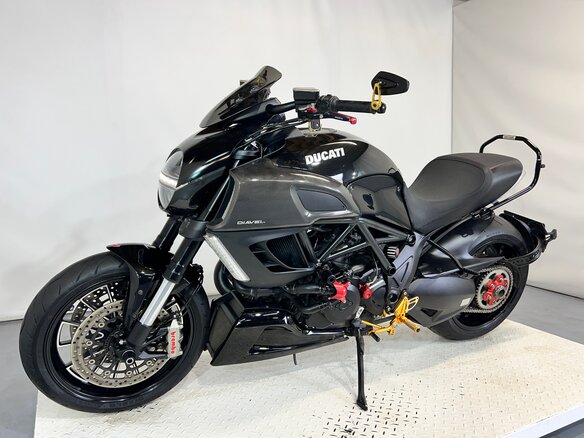 2011 Ducati Diavel Carbon, чёрный, 670000 рублей - вид 17