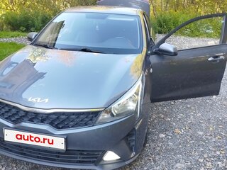 2021 Kia Rio IV Рестайлинг, серый, 1400000 рублей, вид 2
