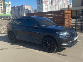 2019 Skoda Kodiaq RS I, чёрный, 3750000 рублей, вид 3