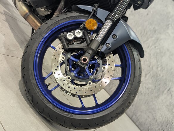 2024 Yamaha MT-09 (FZ-09), синий, 1340510 рублей - вид 1