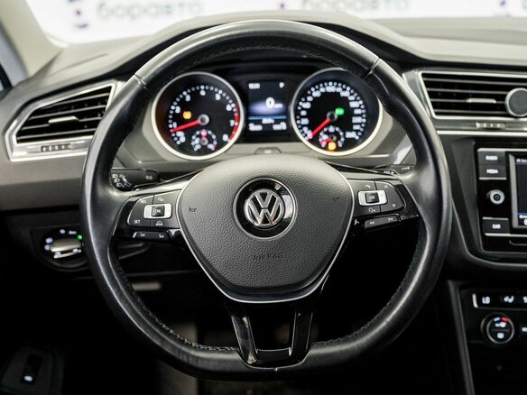 2017 Volkswagen Tiguan II, белый, 2418000 рублей - вид 8