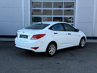 2015 Hyundai Solaris I Рестайлинг, белый, 990000 рублей, вид 5